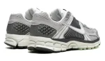 Nike Zoom Vomero 5 Cobblestone Flat Pewter סניקרס