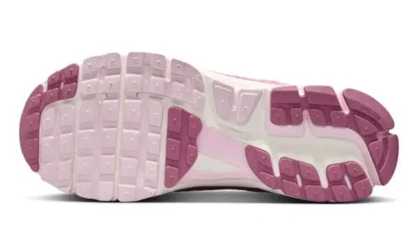 Nike Zoom Vomero 5 Elemental Pink סניקרס