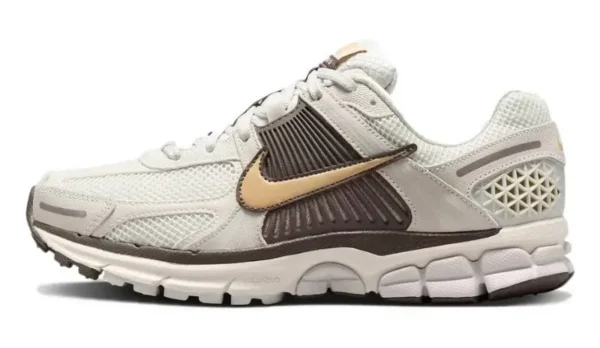 Nike Zoom Vomero 5 Light Bone Ironstone סניקרס