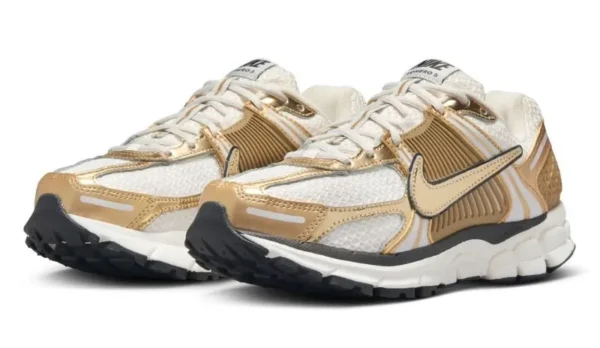 Nike Zoom Vomero 5 Metallic Gold סניקרס