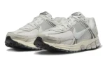 Nike Zoom Vomero 5 Platinum Tint סניקרס