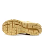 Nike Zoom Vomero 5 Saturn Gold סניקרס