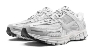 Nike-zoom-vomero-5-sp-vast-grey-2-600×348