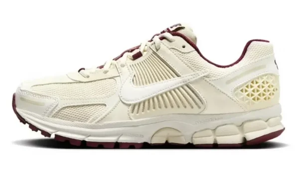 Nike Zoom Vomero 5 Valentine’s Day סניקרס