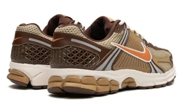 Nike Zoom Vomero 5 Wheat Grass Cacao Wow סניקרס