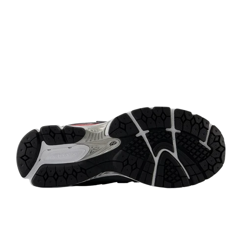 New Balance 1906 Black עם Team Red ו-Castlerock – נעלי ספורט בסגנון רטרו