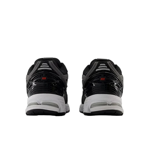 New Balance 1906 Black עם Team Red ו-Castlerock – נעלי ספורט בסגנון רטרו