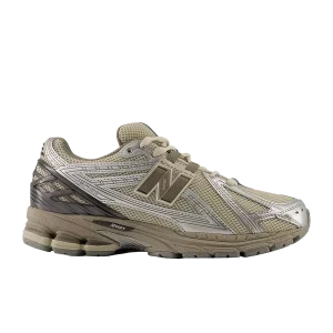 New Balance 1906 Silver Metallic with Timberwolf and Arid Stone נעלי סניקרס