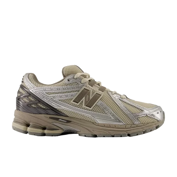 New Balance 1906 Silver Metallic with Timberwolf and Arid Stone נעלי סניקרס