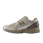 New Balance 1906 Silver Metallic with Timberwolf and Arid Stone נעלי סניקרס