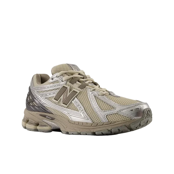 New Balance 1906 Silver Metallic with Timberwolf and Arid Stone נעלי סניקרס