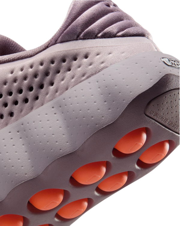 Nike Mind 002 Light Violet Ore – נעלי נשים חדשניות להליכה נוחה